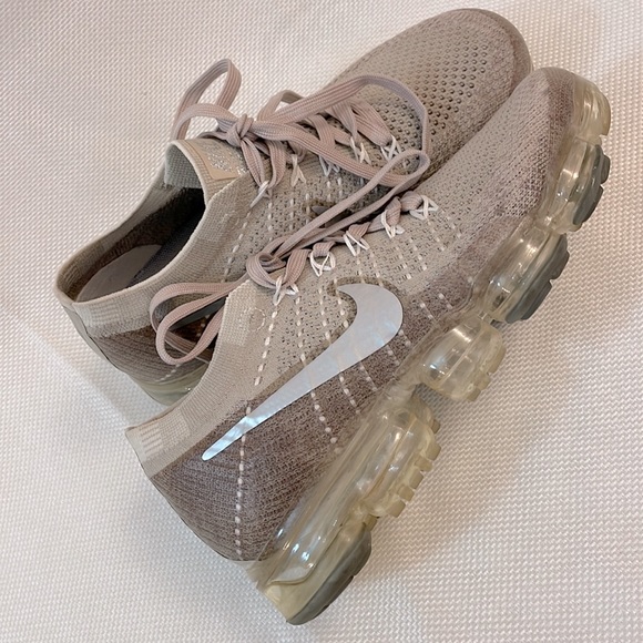 Nike Women’s Vaparmax Flyknit Chrome Sunset Glow Size 6.5 - Picture 11 of 13